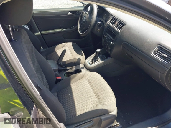 2014 Volkswagen Jetta S z VIN 3VW2K7AJ6EM253571, wystawiony jako IAAI lot #42186222 z przebiegiem 171 518 mil mil oraz . Historia ofert i sprzedaży dostępna na DreamBid. Obrazek 5.