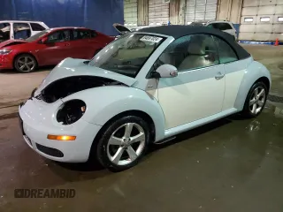 2010 Volkswagen Beetle with VIN 3VWRG3AL0AM004879, listed as a Copart auction lot 84697024 with 128,793 mi miles and Clean Title. Bid and sale history available at DreamBid. Image 1.