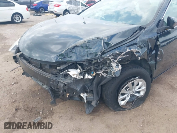 2016 Toyota Camry XLE with VIN 4T4BF1FK6GR546618, listed as a IAAI auction lot 41948177 with 173,083 mi miles. Bid and sale history available at carsss.com. Image 6.