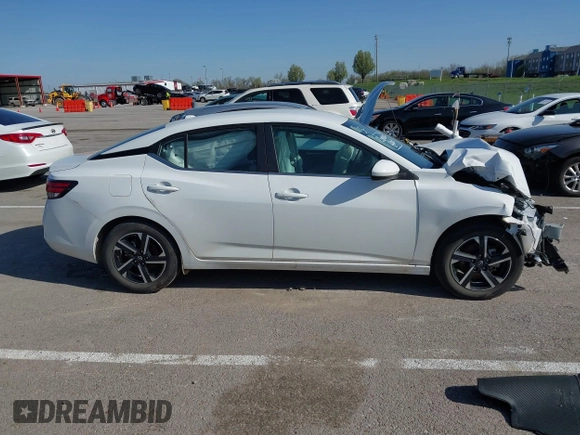 2025 Nissan Sentra SV z VIN 3N1AB8CV0SY210467, wystawiony jako IAAI lot #41950852 z przebiegiem 16 442 mil mil oraz . Historia ofert i sprzedaży dostępna na DreamBid. Obrazek 14.
