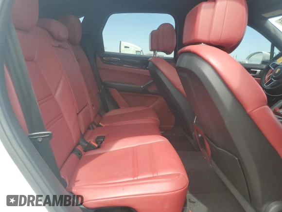 2022 Porsche Cayenne z VIN WP1AA2AY2NDA04695, wystawiony jako Copart lot #52499635 z przebiegiem 25 087 mil mil oraz Szkoda całkowita • Salvage title. Historia ofert i sprzedaży dostępna na DreamBid. Obrazek 11.