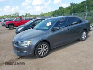 2011 Volkswagen Jetta SE с VIN 3VWDZ7AJ7BM381284, выставлен на аукционе IAAI как лот 42541349 с пробегом 139 299 миль миль и . История ставок и продаж доступна на DreamBid. Изображение 2.