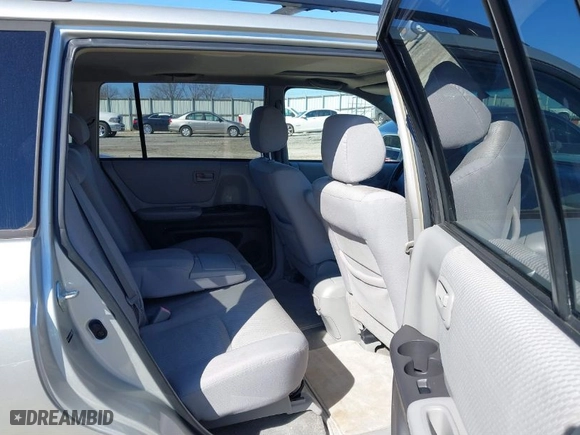 2005 Toyota Highlander with VIN JTEGP21AX50050601, listed as a IAAI auction lot 41473592 with 130,265 mi miles. Bid and sale history available at carsss.com. Image 8.