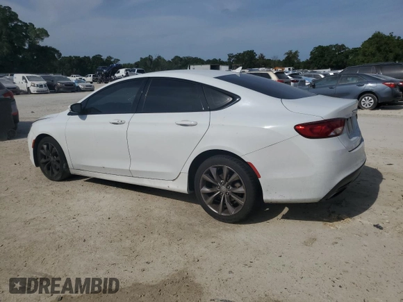 2015 Chrysler 200 S z VIN 1C3CCCBB2FN529146, wystawiony jako Copart lot #53853455 z przebiegiem 108 759 mil mil oraz Szkoda całkowita • Salvage title. Historia ofert i sprzedaży dostępna na DreamBid. Obrazek 2.