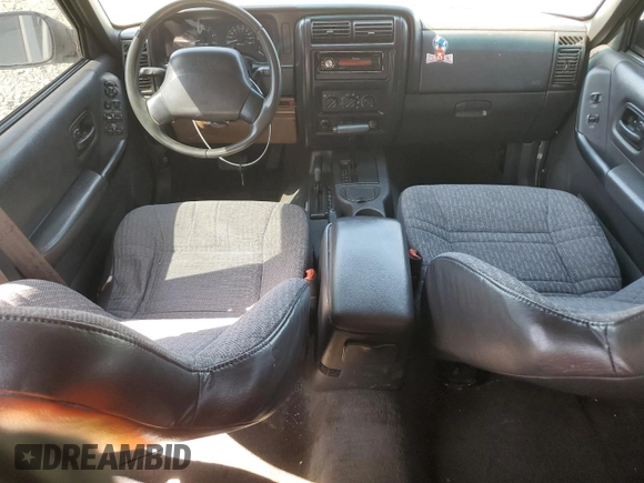 2000 Jeep Cherokee z VIN 1J4FF48S9YL220831, wystawiony jako Copart lot #54304615 z przebiegiem Nie podano mil oraz Szkoda całkowita • Salvage title. Historia ofert i sprzedaży dostępna na DreamBid. Obrazek 8.
