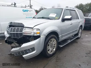 2014 Lincoln Navigator with VIN 5LMJJ2J54EEL00862, listed as a IAAI auction lot 41790896 with NaN miles. Bid and sale history available at carsss.com. Image 18.