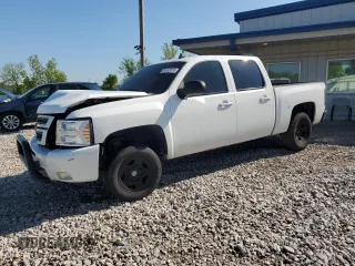 2013 Chevrolet Silverado 1500 LT with VIN 3GCPKSE70DG100871, listed as a Copart auction lot 54453515 with 205,261 mi miles and Salvage Title. Bid and sale history available at DreamBid. Image 1.