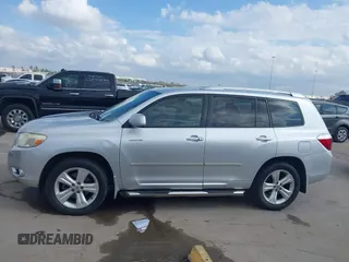 2010 Toyota Highlander Limited с VIN JTEYK3EH8A2097494, выставлен на аукционе IAAI как лот 41516578 с пробегом 216 077 миль миль и . История ставок и продаж доступна на DreamBid. Изображение 14.