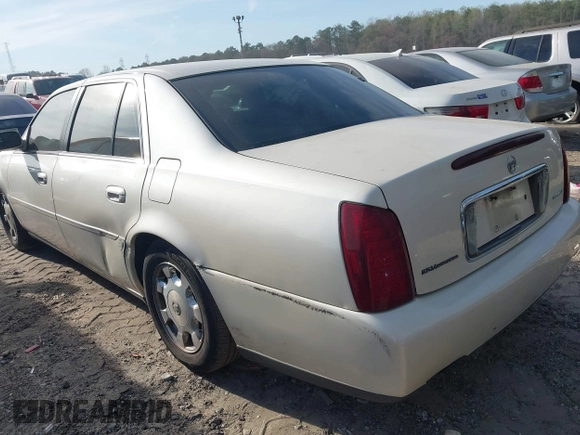 2002 Cadillac DeVille z VIN 1G6KD54Y72U218221, wystawiony jako IAAI lot #41842554 z przebiegiem 117 430 mil mil oraz . Historia ofert i sprzedaży dostępna na DreamBid. Obrazek 3.