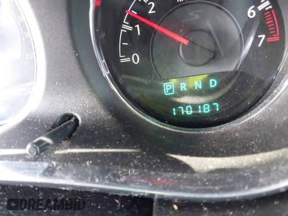 2014 Chrysler 200 Limited with VIN 1C3CCBCG9EN164645, listed as a IAAI auction lot 42008641 with 170,187 mi miles. Bid and sale history available at carsss.com. Image 7.