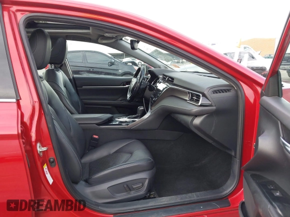 2019 Toyota Camry XSE with VIN 4T1B61HK0KU233466, listed as a IAAI auction lot 41035953 with 122,384 mi miles. Bid and sale history available at carsss.com. Image 5.