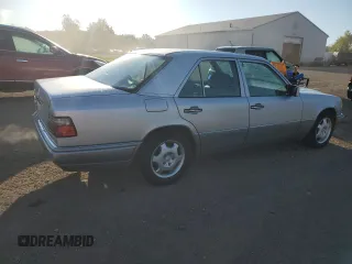 1995 Mercedes-Benz E Class with VIN WDBEA32EXSC263979, listed as a Copart auction lot 74835024 with 201,088 mi miles and Clean Title. Bid and sale history available at carsss.com. Image 3.