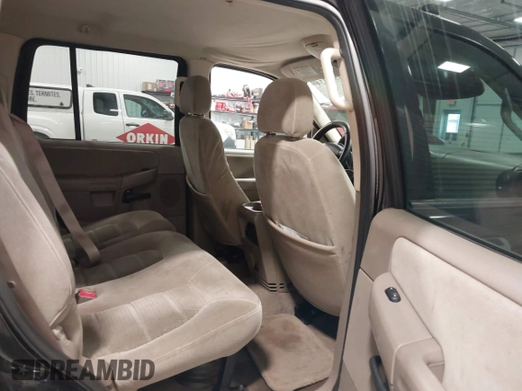 2005 Ford Explorer XLT with VIN 1FMDU73E65ZA53533, listed as a IAAI auction lot 41883334 with 117,657 mi miles and . Bid and sale history available at DreamBid. Image 8.