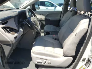 2020 Toyota Sienna XLE Auto Access Seat z VIN 5TDYZ3DC2LS055002, wystawiony jako Copart lot #56476025 z przebiegiem 69 497 mil mil oraz Szkoda całkowita • Salvage title. Historia ofert i sprzedaży dostępna na DreamBid. Obrazek 7.