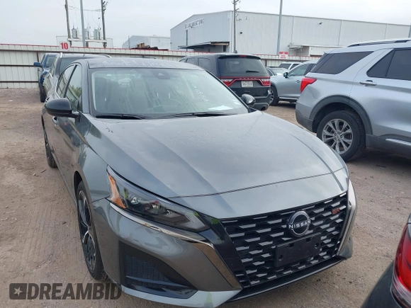 2025 Nissan Altima SR with VIN 1N4BL4CV9SN359003, listed as a IAAI auction lot 41881142 with 3,204 mi miles and . Bid and sale history available at DreamBid. Image 12.