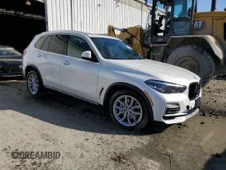 2021 BMW X5 xDrive40i z VIN 5UXCR6C06M9E05607, wystawiony jako Copart lot #52524425 z przebiegiem Nie podano mil oraz Szkoda całkowita • Salvage title. Historia ofert i sprzedaży dostępna na DreamBid. Obrazek 4.
