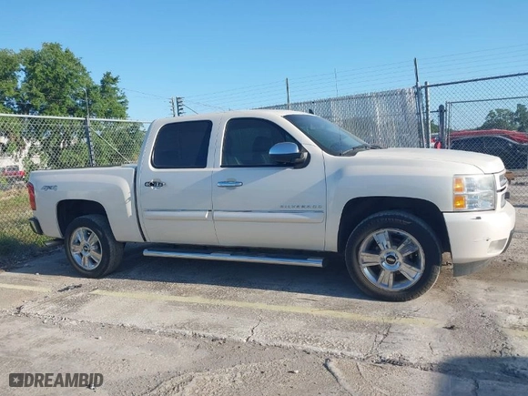 2013 Chevrolet Silverado 1500 LTZ with VIN 3GCPKTE76DG268911, listed as a IAAI auction lot 41977057 with 123,641 mi miles. Bid and sale history available at carsss.com. Image 13.