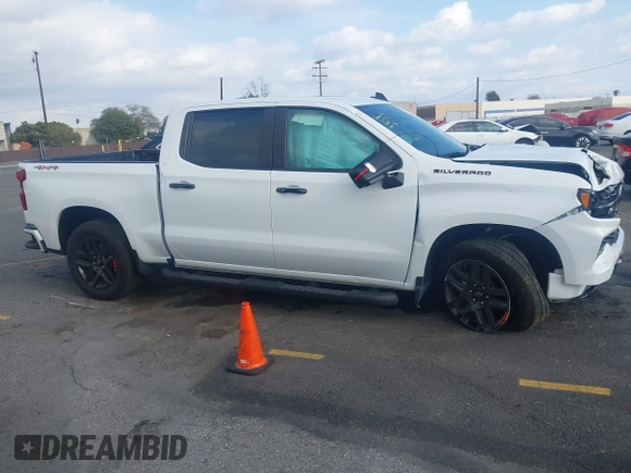 2024 Chevrolet Silverado 1500 RST with VIN 1GCUDEED2RZ105033, listed as a IAAI auction lot 41552431 with 15,515 mi miles. Bid and sale history available at carsss.com. Image 13.