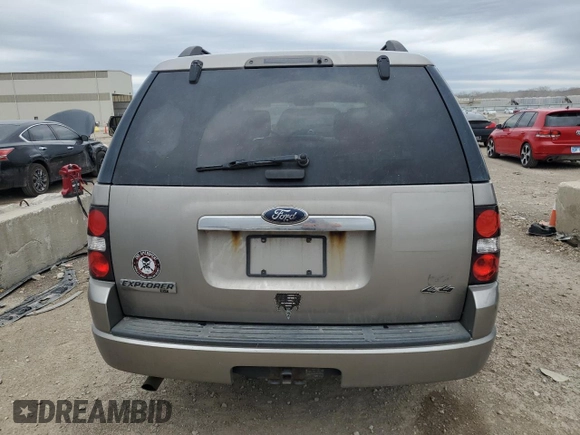 2008 Ford Explorer XLT z VIN 1FMEU73E68UB01490, wystawiony jako Copart lot #51369345 z przebiegiem 307 707 mil mil oraz Czysty tytuł • Clean title. Historia ofert i sprzedaży dostępna na DreamBid. Obrazek 6.