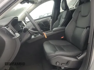 2024 Volvo XC60 Core Dark Theme z VIN YV4L12RK3R1933762, wystawiony jako Copart lot #46122905 z przebiegiem 8546 mil mil oraz Tytuł czysty. Historia ofert i sprzedaży dostępna na DreamBid. Obrazek 7.