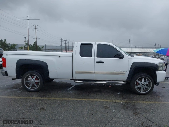 2007 Chevrolet Silverado 1500 LT w/1LT with VIN 1GCEC19J97E515977, listed as a IAAI auction lot 41774684 with 145,185 mi miles. Bid and sale history available at carsss.com. Image 12.