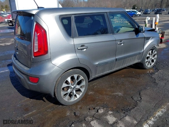 2013 Kia Soul + with VIN KNDJT2A67D7526729, listed as a IAAI auction lot 41678356 with 189,924 mi miles. Bid and sale history available at carsss.com. Image 4.