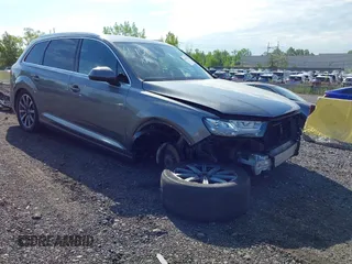 2017 Audi Q7 Premium Plus z VIN WA1LAAF77HD022712, wystawiony jako IAAI lot #42193377 z przebiegiem 38 675 mil mil oraz . Historia ofert i sprzedaży dostępna na DreamBid. Obrazek 1.