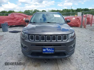 2020 Jeep Compass Latitude z VIN 3C4NJDBB9LT129693, wystawiony jako IAAI lot #42238631 z przebiegiem 36 742 mil mil oraz . Historia ofert i sprzedaży dostępna na DreamBid. Obrazek 13.
