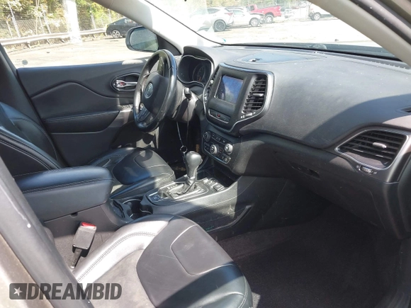 2019 Jeep Cherokee Latitude Plus with VIN 1C4PJLLB5KD184163, listed as a IAAI auction lot 41905051 with 247,574 mi miles. Bid and sale history available at carsss.com. Image 5.
