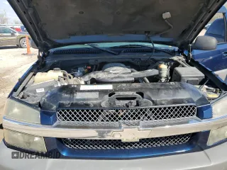 2002 Chevrolet Avalanche with VIN 3GNEK13TX2G250105, listed as a Copart auction lot 52038705 with 181,119 mi miles and Salvage Title. Bid and sale history available at carsss.com. Image 11.