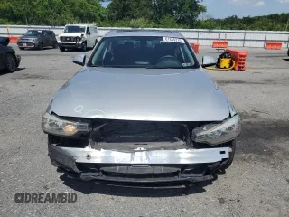 2015 BMW 3 Series 328i xDrive с VIN WBA3B5C53FP653530, выставлен на аукционе Copart как лот 61859315 с пробегом 92 041 миль миль и Списание • Salvage title. История ставок и продаж доступна на DreamBid. Изображение 5.