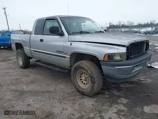 2001 Dodge Ram 1500 with VIN 3B7HF13Y01M516978, listed as a IAAI auction lot 41303914 with 185,361 mi miles. Bid and sale history available at carsss.com. Image 1.