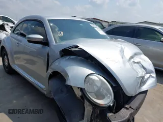 2013 Volkswagen Beetle 2.5L с VIN 3VWJX7AT7DM673319, выставлен на аукционе IAAI как лот 42169554 с пробегом 128 622 миль миль и . История ставок и продаж доступна на DreamBid. Изображение 1.