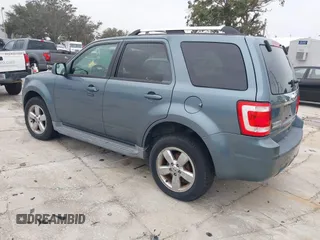 2010 Ford Escape Limited z VIN 1FMCU0EG4AKA71517, wystawiony jako IAAI lot #41397390 z przebiegiem Nie podano mil oraz . Historia ofert i sprzedaży dostępna na DreamBid. Obrazek 3.