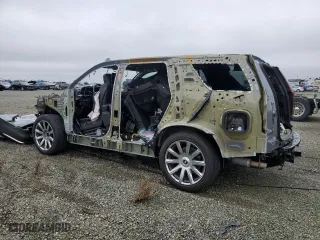 2021 Cadillac Escalade Premium Luxury Platinum with VIN 1GYS4DKL7MR462059, listed as a Copart auction lot 83864424 with 0 mi miles and Salvage Title. Bid and sale history available at carsss.com. Image 2.