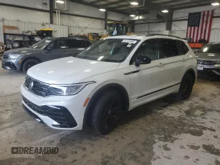 2024 Volkswagen Tiguan SE R-Line Black z VIN 3VVCB7AXXRM112800, wystawiony jako Copart lot #44725365 z przebiegiem 65 mil mil oraz Szkoda całkowita • Salvage title. Historia ofert i sprzedaży dostępna na DreamBid. Obrazek 1.