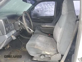 2000 Ford F-350 XL z VIN 1FTSW31F6YEB94351, wystawiony jako Copart lot #45053895 z przebiegiem 378 660 mil mil oraz Szkoda całkowita • Salvage title. Historia ofert i sprzedaży dostępna na DreamBid. Obrazek 7.