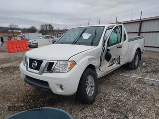 2019 Nissan Frontier SV z VIN 1N6AD0CWXKN877400, wystawiony jako IAAI lot #41437813 z przebiegiem 37 151 mil mil oraz . Historia ofert i sprzedaży dostępna na DreamBid. Obrazek 2.