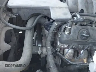 2015 Chevrolet Silverado 1500 LT z VIN 1GCVKREC0FZ251922, wystawiony jako IAAI lot #42544853 z przebiegiem 163 635 mil mil oraz . Historia ofert i sprzedaży dostępna na DreamBid. Obrazek 19.