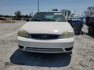 2005 Ford Focus S with VIN 3FAFP37N65R120732, listed as a Copart auction lot 52451995 with 118,612 mi miles and Clean Title. Bid and sale history available at carsss.com. Image 5.