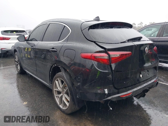 2018 Alfa Romeo Stelvio z VIN ZASFAKANXJ7C23921, wystawiony jako IAAI lot #38783836 z przebiegiem 93 482 mil mil oraz . Historia ofert i sprzedaży dostępna na DreamBid. Obrazek 3.