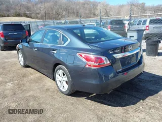 2013 Nissan Altima SV with VIN 1N4AL3AP3DC219229, listed as a IAAI auction lot 41875840 with 141,834 mi miles and . Bid and sale history available at carsss.com. Image 3.