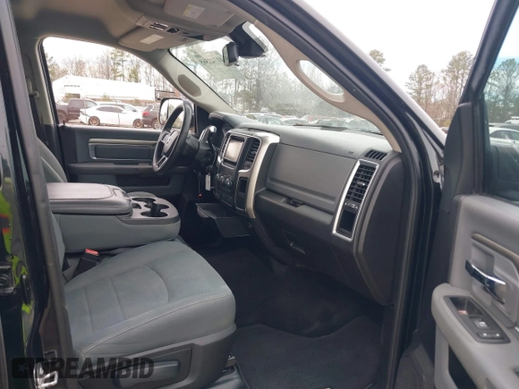 2016 Ram 2500 z VIN 3C6TR4DT2GG374847, wystawiony jako IAAI lot #41745565 z przebiegiem 164 099 mil mil oraz . Historia ofert i sprzedaży dostępna na DreamBid. Obrazek 5.