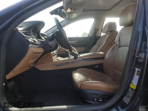 2012 BMW 7 Series 750Li xDrive z VIN WBAKC8C54CC436937, wystawiony jako Copart lot #49770985 z przebiegiem 135 609 mil mil oraz Czysty tytuł • Clean title. Historia ofert i sprzedaży dostępna na DreamBid. Obrazek 7.