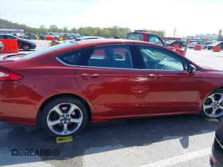 2014 Ford Fusion SE with VIN 3FA6P0HD0ER391323, listed as a IAAI auction lot 42038310 with 101,422 mi miles and . Bid and sale history available at carsss.com. Image 14.