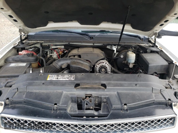2008 Chevrolet Suburban LTZ with VIN 1GNFK16308R254513, listed as a Copart auction lot 62573335 with 228,421 mi miles and Salvage title. Bid and sale history available at DreamBid. Image 12.