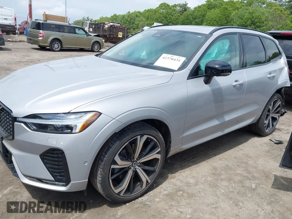 2023 Volvo XC60 Ultimate Dark Theme с VIN YV4062RX5P1347142, выставлен на аукционе IAAI как лот 42370431 с пробегом 19 510 миль миль и . История ставок и продаж доступна на DreamBid. Изображение 17.