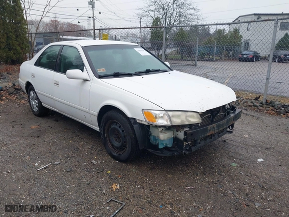 2000 Toyota Camry CE with VIN 4T1BG22K2YU976361, listed as a IAAI auction lot 38059387 with 153,541 mi miles. Bid and sale history available at carsss.com. Image 1.