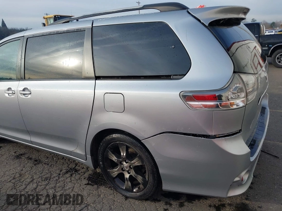 2011 Toyota Sienna SE with VIN 5TDXK3DC4BS070311, listed as a IAAI auction lot 41379741 with 138,589 mi miles. Bid and sale history available at carsss.com. Image 19.