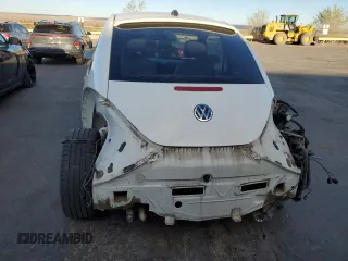 2008 Volkswagen New Beetle Coupe Triple White with VIN 3VWFW31C08M518926, listed as a Copart auction lot 49224855 with 122,160 mi miles and Salvage Title. Bid and sale history available at carsss.com. Image 6.